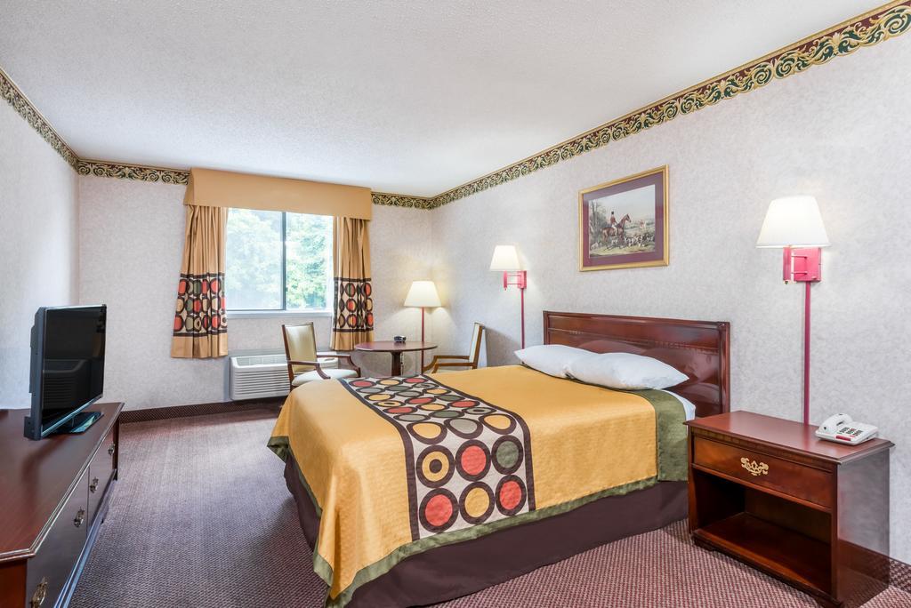 Super 8 By Wyndham Hancock Md Luaran gambar